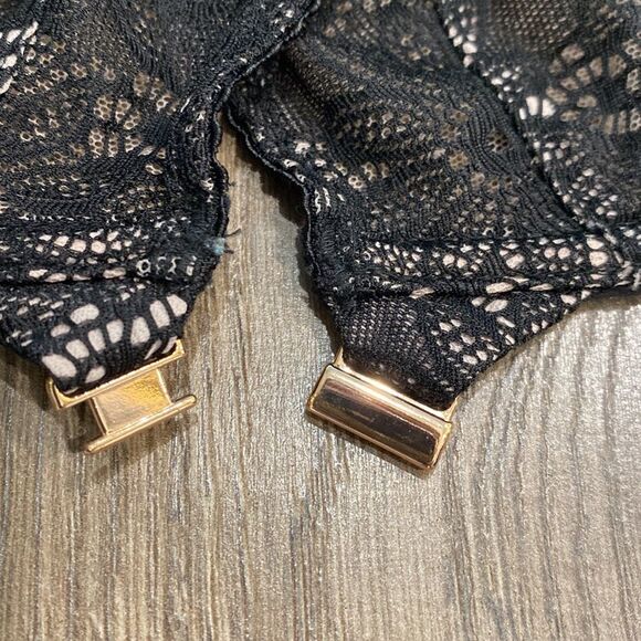 Victoria’s Secret Very Sexy black lace plunge bra size 32DDD - Picture 11 of 11